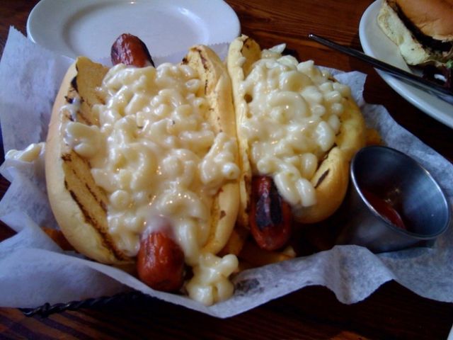 hot dogs macaroni